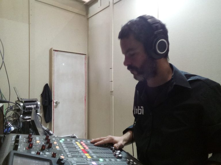 Equipo EligeAV en acción